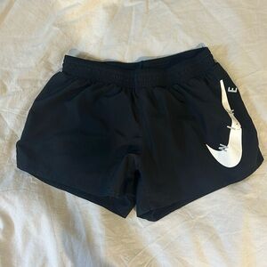 Women’s Nike dry fit shorts size small